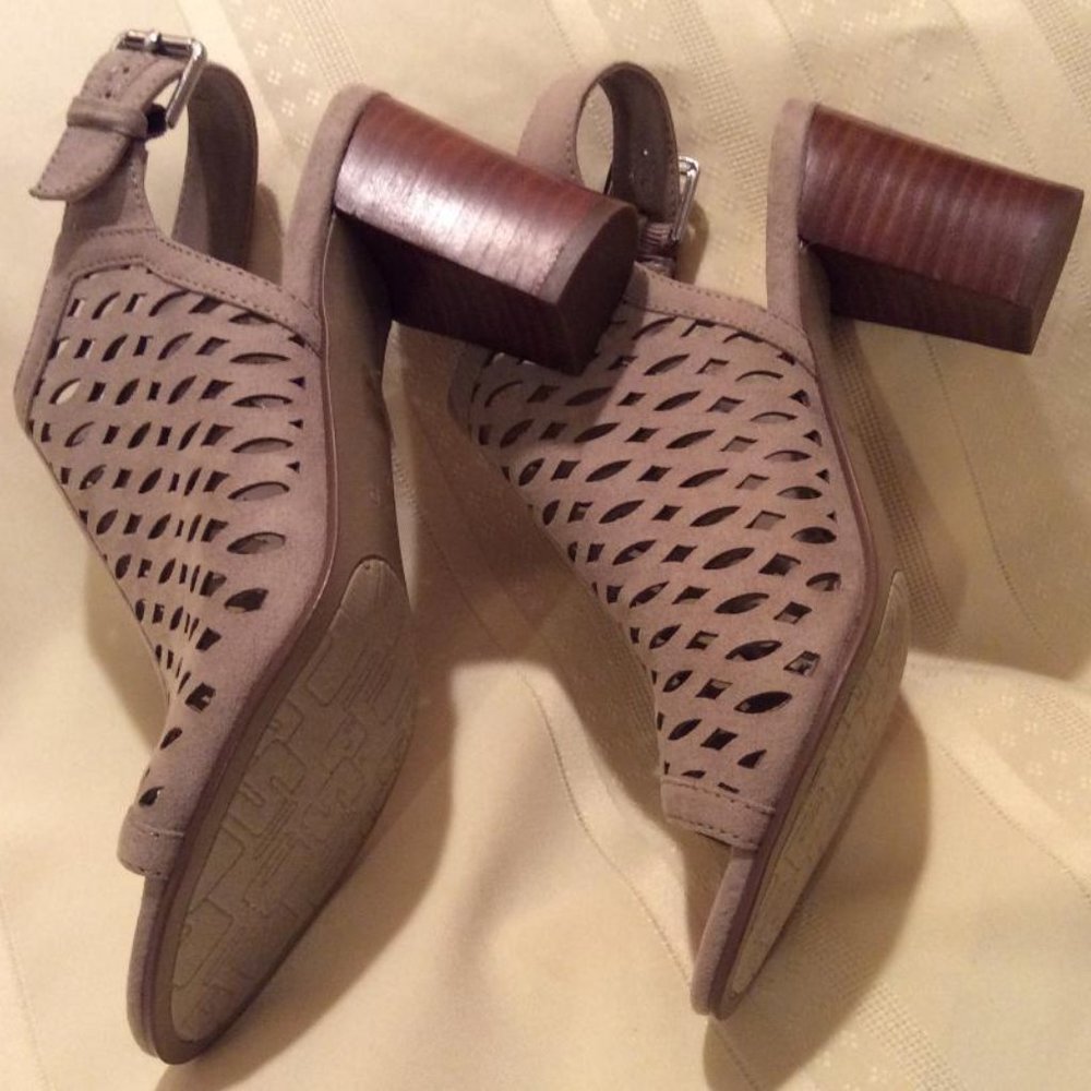 UNISA tan suede leather mesh peep-toe sandals 3" block heels NWOT Size 7 - Picture 6 of 6
